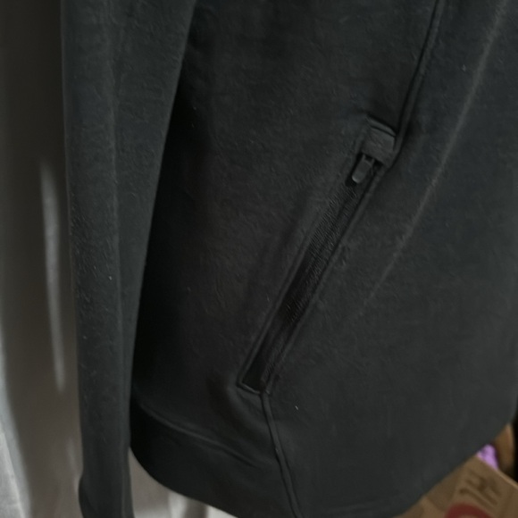 Under Armour Cowl Neck Top-S-Side Zip Pockets-Thumb Covers-Longer Length-Gray - Picture 5 of 16